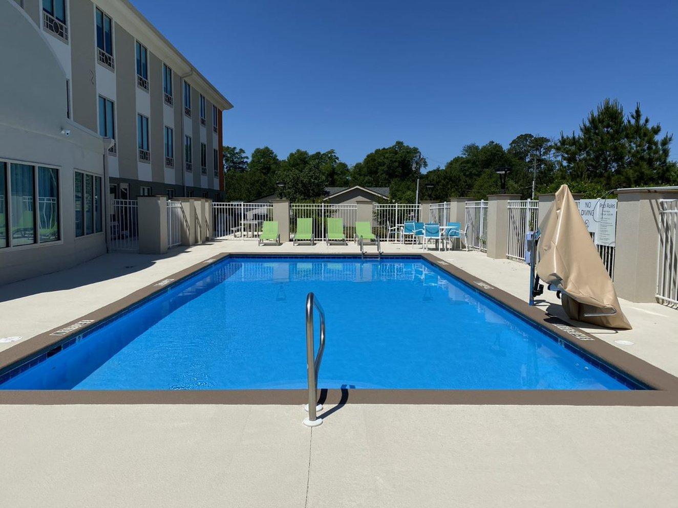 Holiday Inn Express & Suites - Enterprise By Ihg Exterior foto